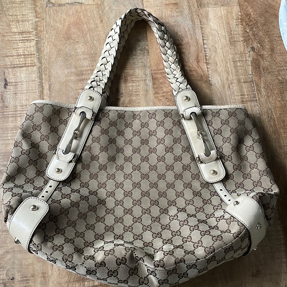 Gucci shoulder bag